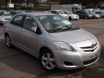 2006 Toyota Belta Photos