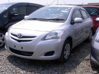 2006 Toyota Belta Photos