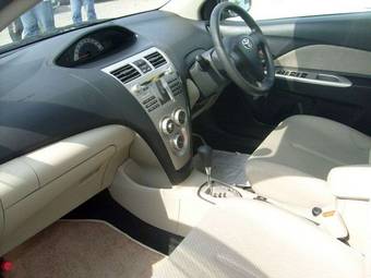 2006 Toyota Belta Photos