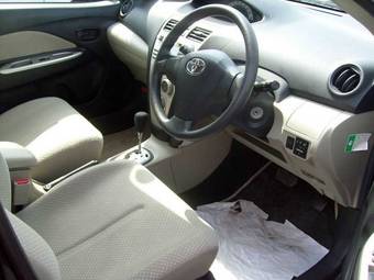 2006 Toyota Belta Pictures