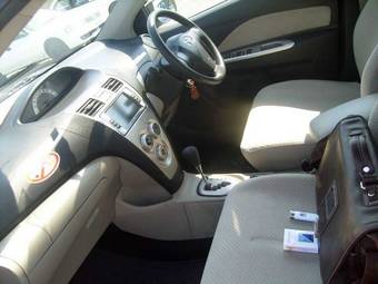 2006 Toyota Belta Pictures