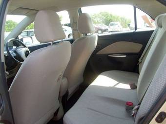 2006 Toyota Belta Photos