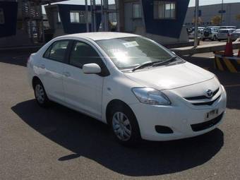 2006 Toyota Belta Photos