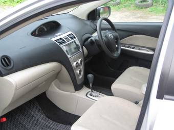 2006 Toyota Belta Pictures