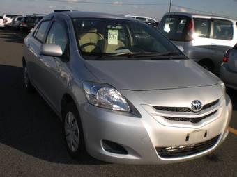 2006 Toyota Belta Photos