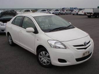 2006 Toyota Belta Photos