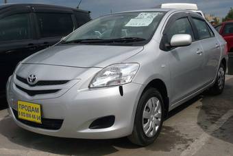 2006 Toyota Belta Photos