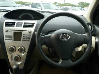 2006 Toyota Belta Photos