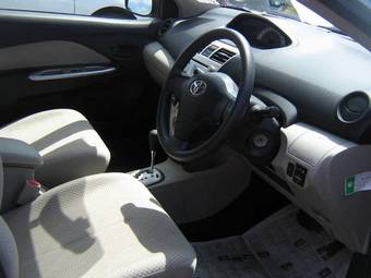2006 Toyota Belta Pictures