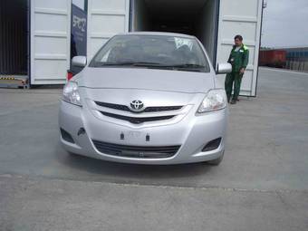 2006 Toyota Belta Photos