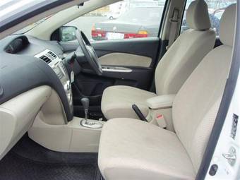 2006 Toyota Belta Photos