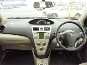 2006 Toyota Belta Photos