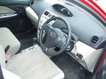 2006 Toyota Belta Photos