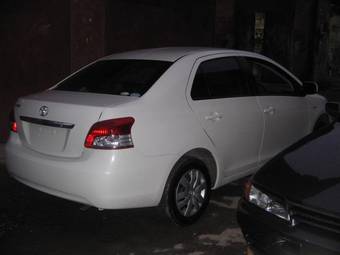 2006 Toyota Belta Photos