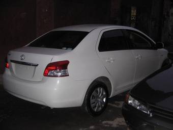 2006 Toyota Belta Photos