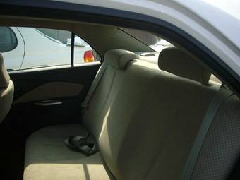 2006 Toyota Belta Photos