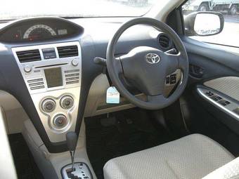 2006 Toyota Belta Photos