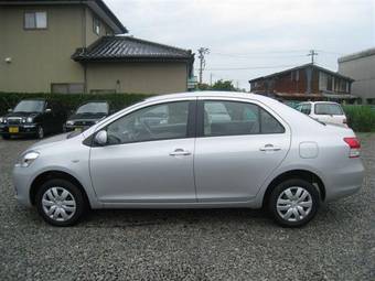 2006 Toyota Belta Photos