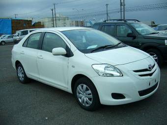 2006 Toyota Belta Photos