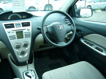 2006 Toyota Belta Photos