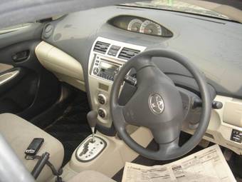 2006 Toyota Belta Photos