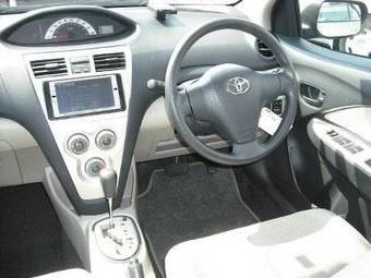 2006 Toyota Belta Pictures