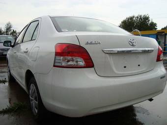 2006 Toyota Belta Photos