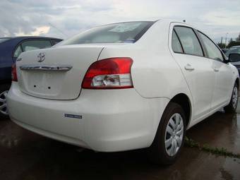 2006 Toyota Belta Photos