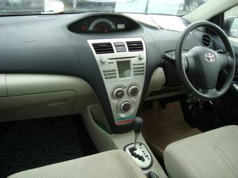 2006 Toyota Belta Pictures