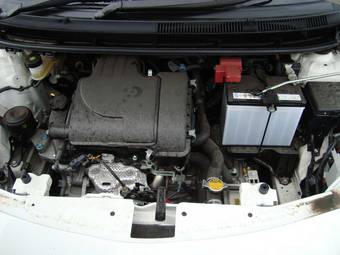 2006 Toyota Belta Photos