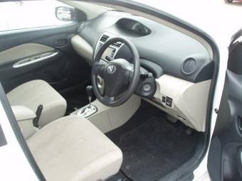 2006 Toyota Belta Photos