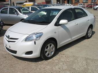 2006 Toyota Belta Pictures