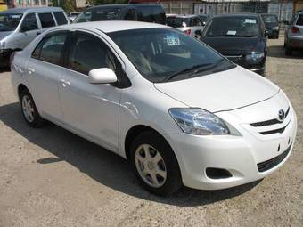 2006 Toyota Belta Photos