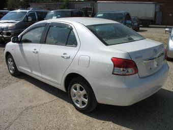 2006 Toyota Belta Photos