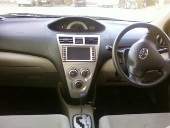 2006 Toyota Belta Photos