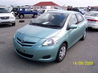 2006 Toyota Belta Photos