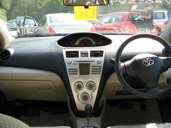 2006 Toyota Belta Pictures