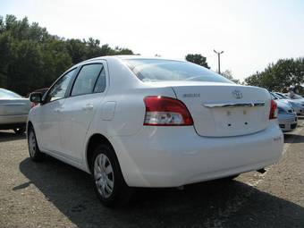 2006 Toyota Belta Photos