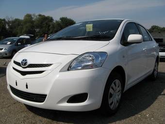 2006 Toyota Belta Photos