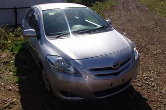 2006 Toyota Belta Photos