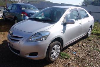 2006 Toyota Belta Photos