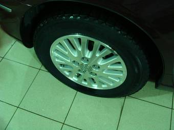2002 Toyota Brevis Photos