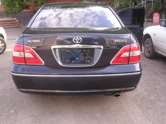 2003 Toyota Brevis Photos