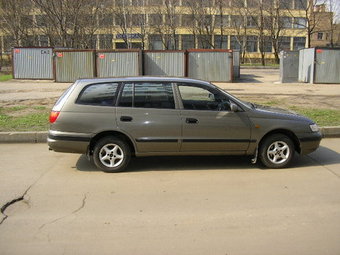 1994 Toyota Caldina Pictures