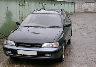 1995 Toyota Caldina Images