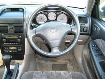 1998 Toyota Caldina Pictures