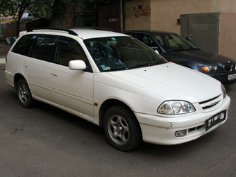 1998 Toyota Caldina Photos