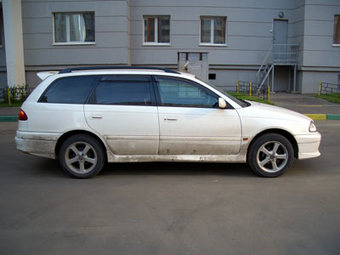 1998 Toyota Caldina Pictures