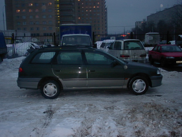 1998 Toyota Caldina Photos