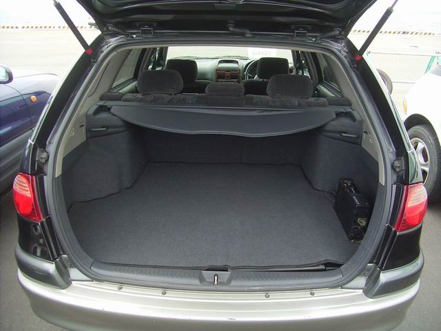 1998 Toyota Caldina Pictures
